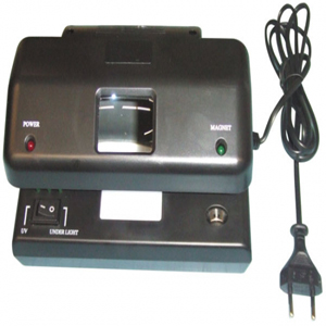 D�tecteur de faux billets et cartes bancaires par 2 lampes UV + Lumi�re blanche + loupe 