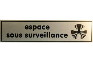 Etiquette signalisation affichage espace sous surveillance panneau autocollant signalétique adhésif